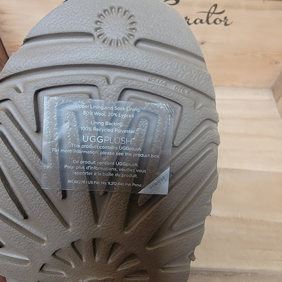 Ugg Australia Classic Short II Logo Boots size 6 - Picture 5 of 6